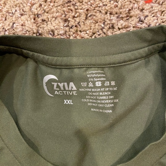 Zyia Tanktop - Picture 2 of 2